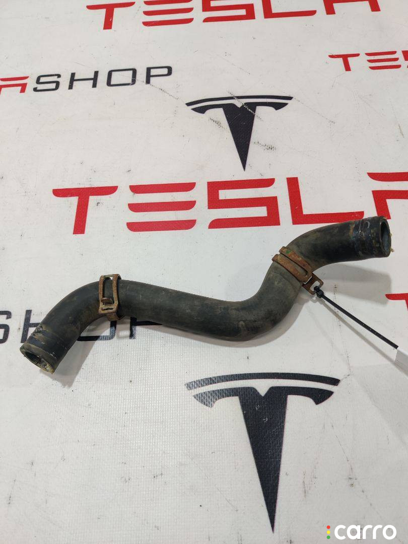 Шланг системы охлаждения Tesla Model S - фото №1