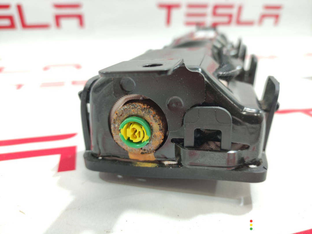 1005260-00-H Подушка безопасности коленная Tesla Model X 2018г. - фото №4