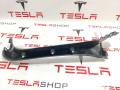 1037904-00-E, 1037905-00-E Накладка крышки багажника Tesla Model X 2018г. - фото №3