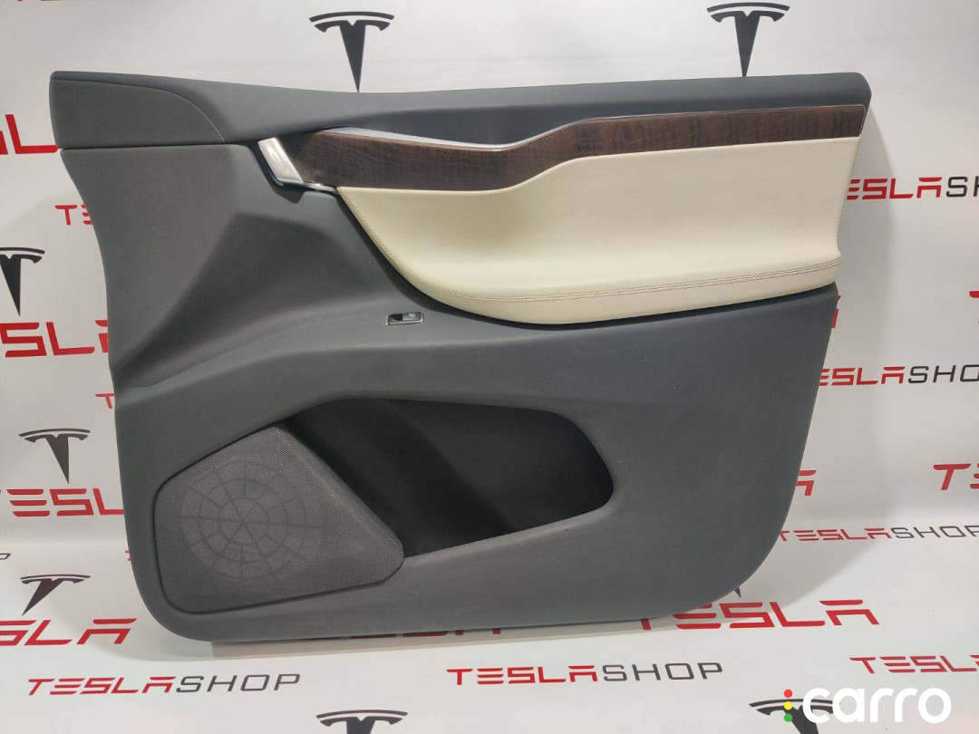 1035778-00-A, 1055329-01-J обшивка двери передней правой Tesla Model X 2018г. - фото №1