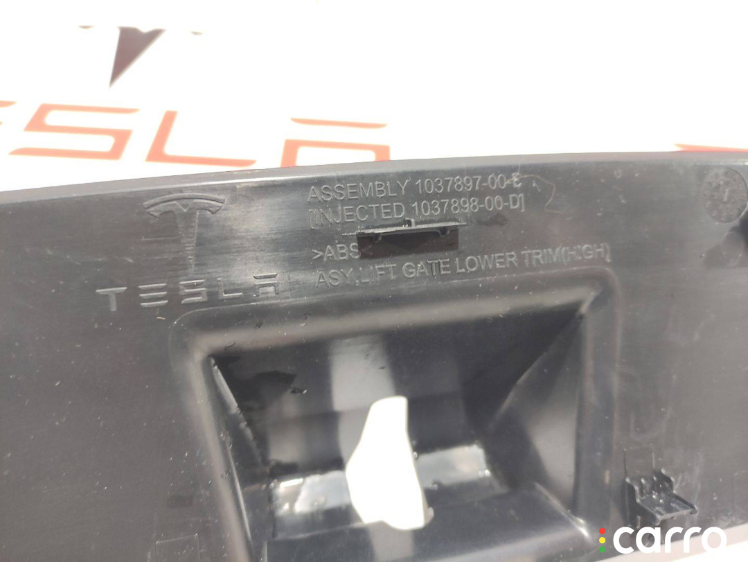 1037897-00-E, 1037898-00-D Накладка крышки багажника Tesla Model X 2018г. - фото №5