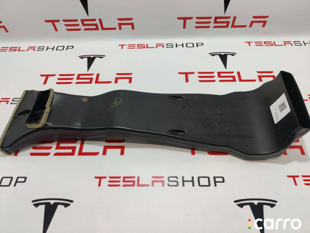 1053877-00-B воздуховод (дефлектор) радиатора нижний Tesla Model X 2018г. - фото №1