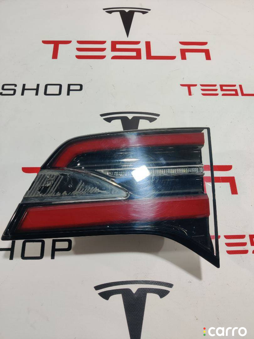 1034337-00-B фонарь крышки багажника правый Tesla Model X 2018г. - фото №1