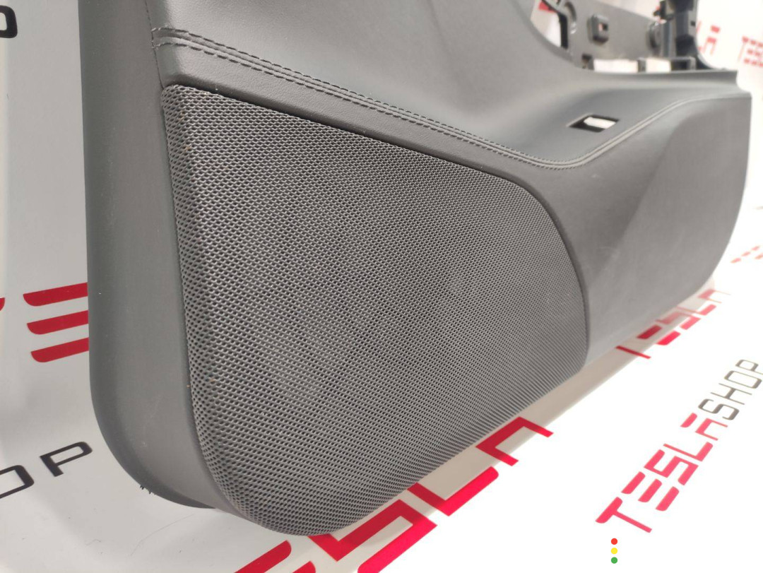 1007936-00-I обшивка двери передней правой Tesla Model S 2015г. - фото №2
