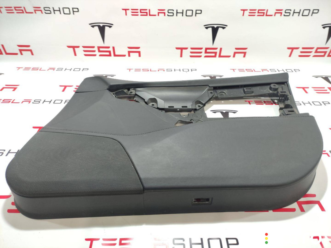 1007936-00-I обшивка двери передней правой Tesla Model S 2015г. - фото №4