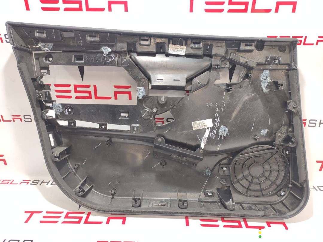 1007936-00-I обшивка двери передней правой Tesla Model S 2015г. - фото №5