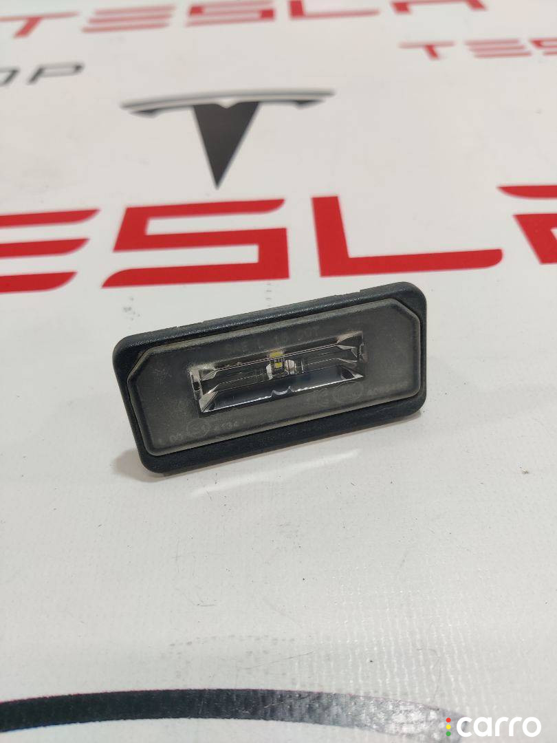 1034341-00-B Подсветка номера Tesla Model X 2018г. - фото №1