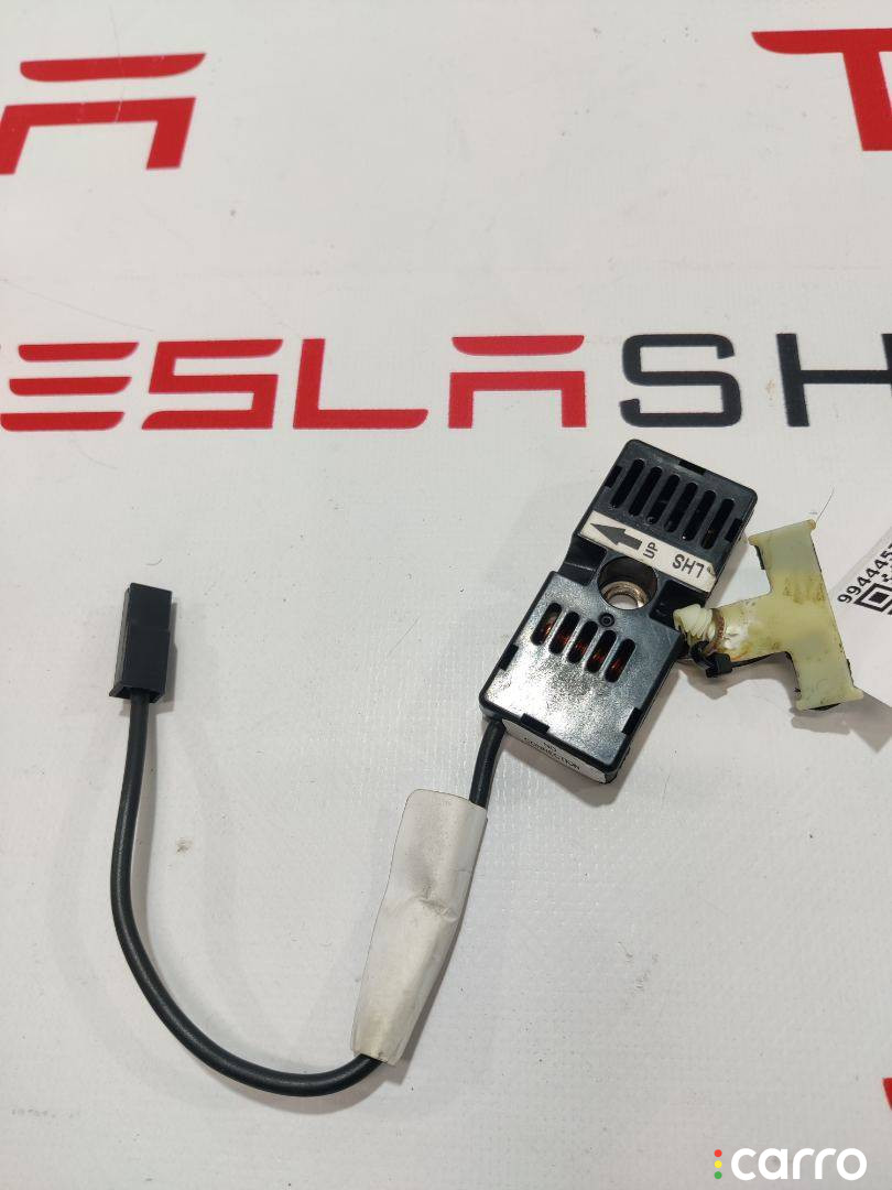 101200201B антенна Tesla Model X 2018г. - фото №1