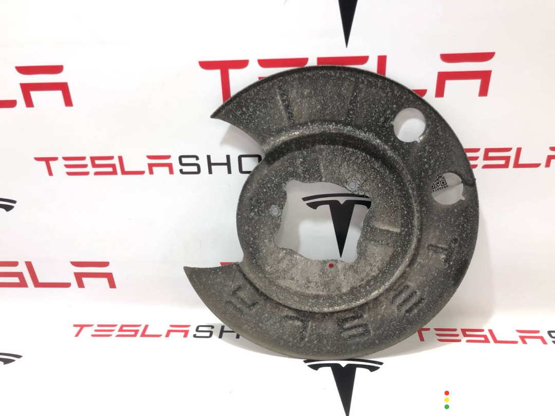 1072161-00-A Кожух тормозного диска Tesla Model X 2018г. - фото №3