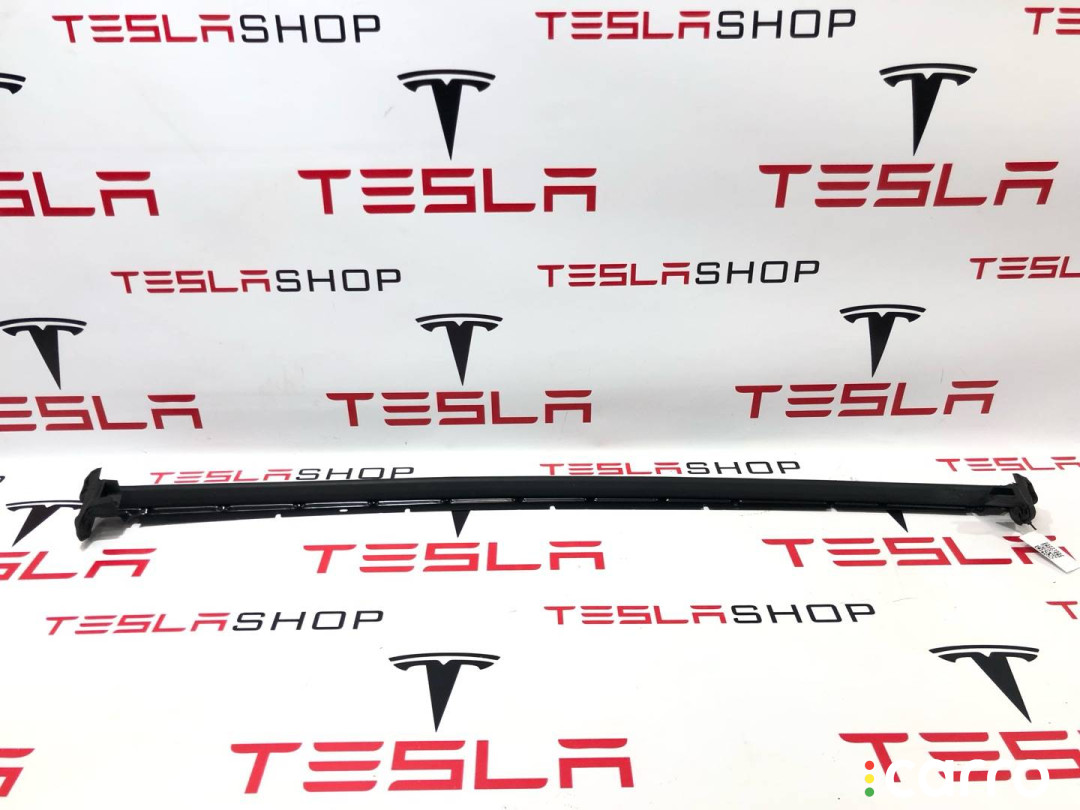 1072079-90-D, 1073246-90-B, 1073246-S0-B уплотнитель задний левый Tesla Model X 2018г. - фото №1