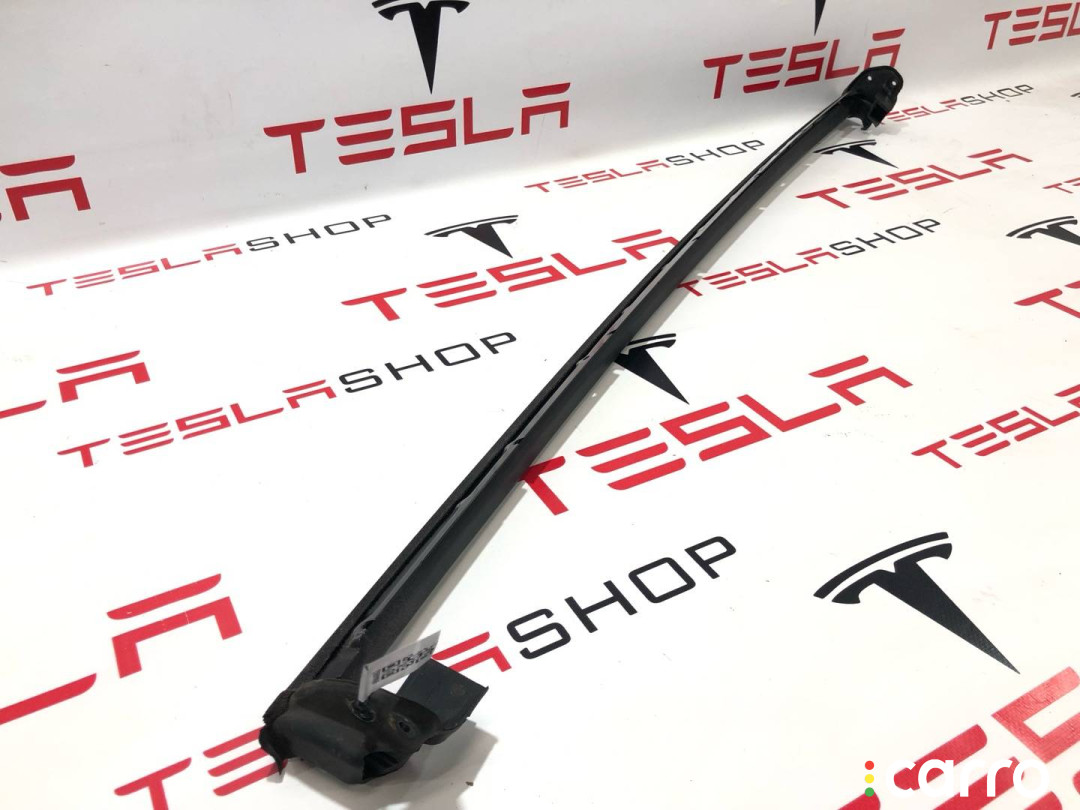 1072079-90-D, 1073246-90-B, 1073246-S0-B уплотнитель задний левый Tesla Model X 2018г. - фото №3