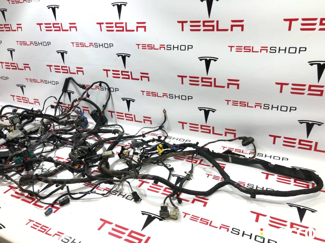 1072429-00-A, 2072429-00-A, 3072429-00-B разъем (фишка) проводки Tesla Model X 2018г. - фото №3