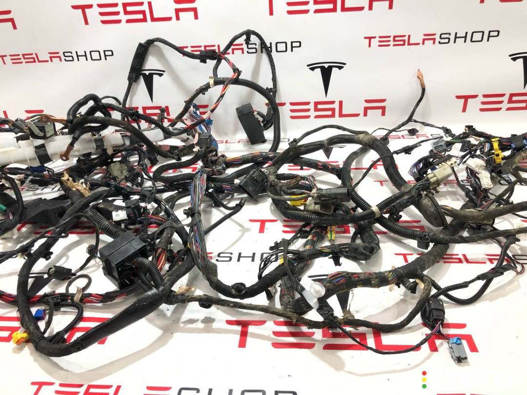 1072429-00-A, 2072429-00-A, 3072429-00-B разъем (фишка) проводки Tesla Model X 2018г. - фото №5