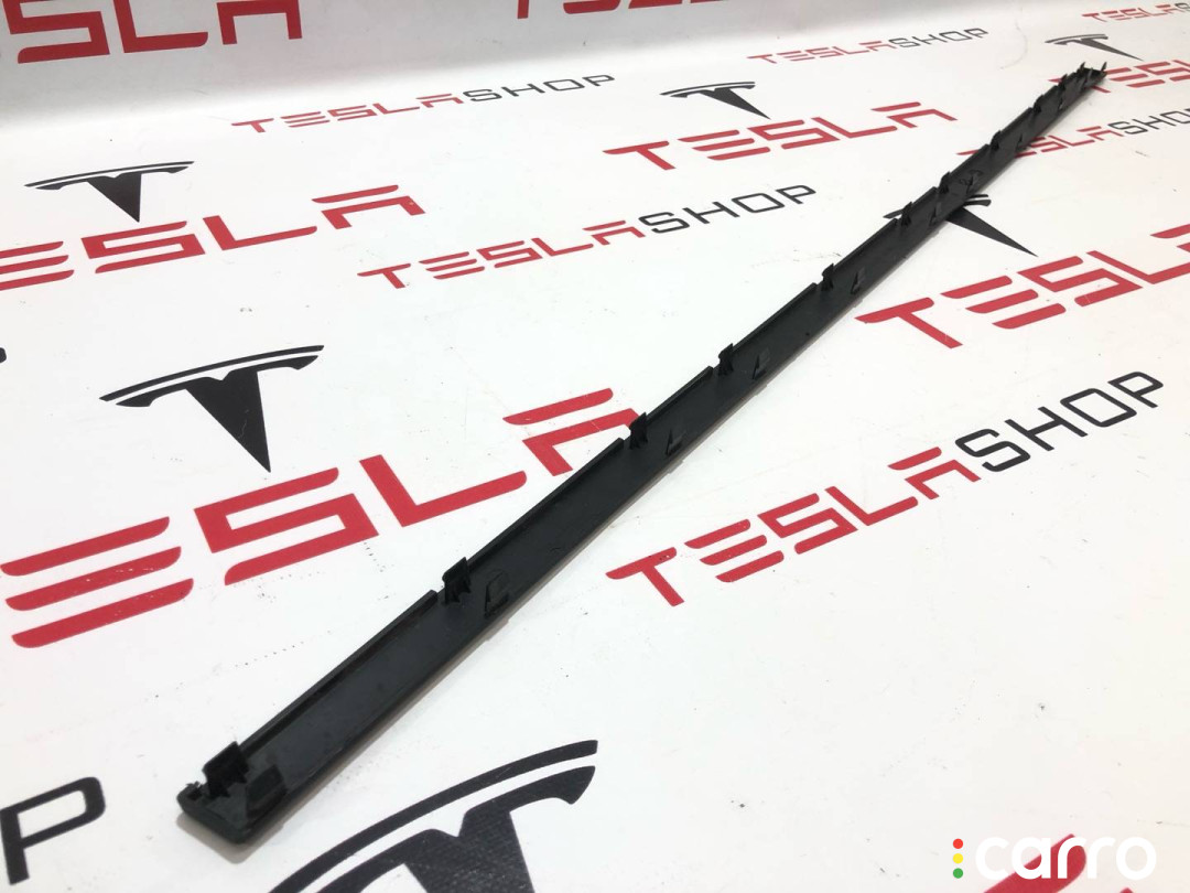 PT00015994, PT00041145B Накладка двери внутренняя передняя левая Rivian R1T 2022г. - фото №1