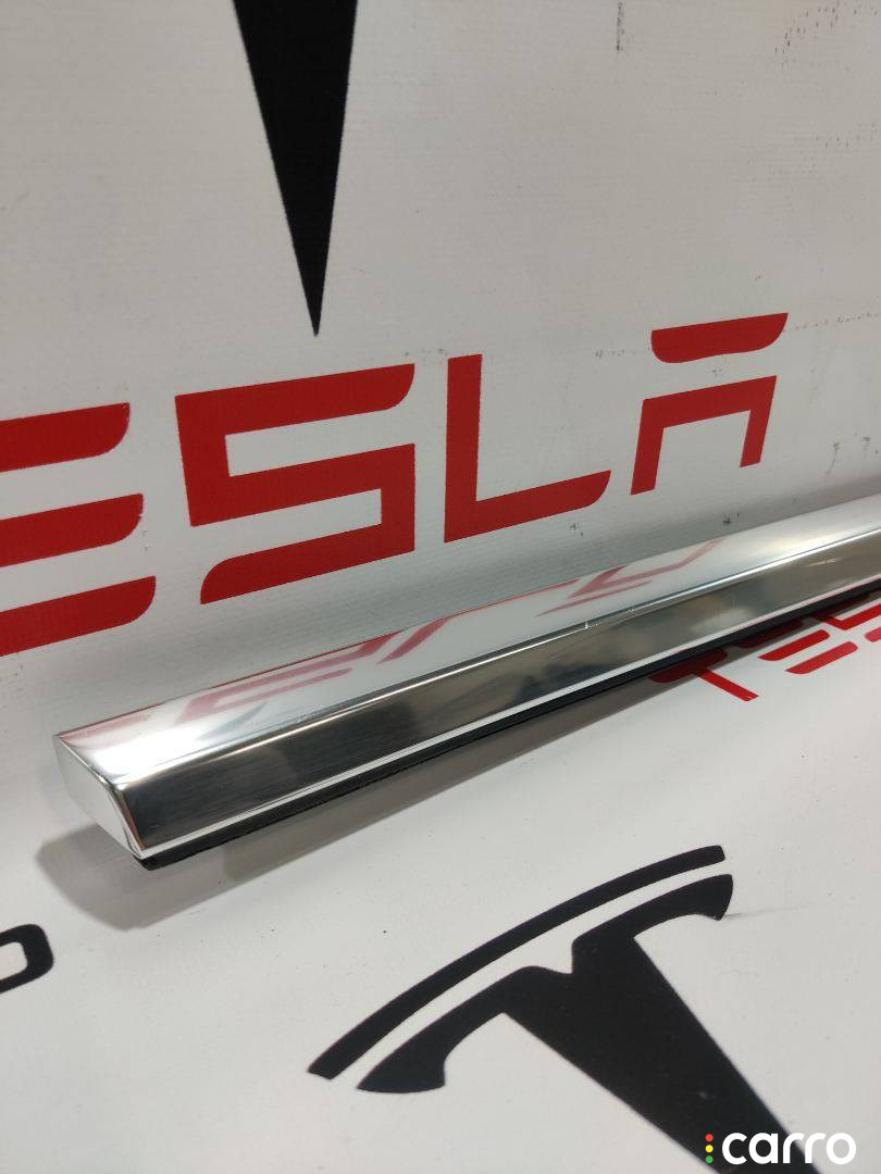 1080745-00-F молдинг двери задней левой Tesla Model 3 2019г. - фото №2