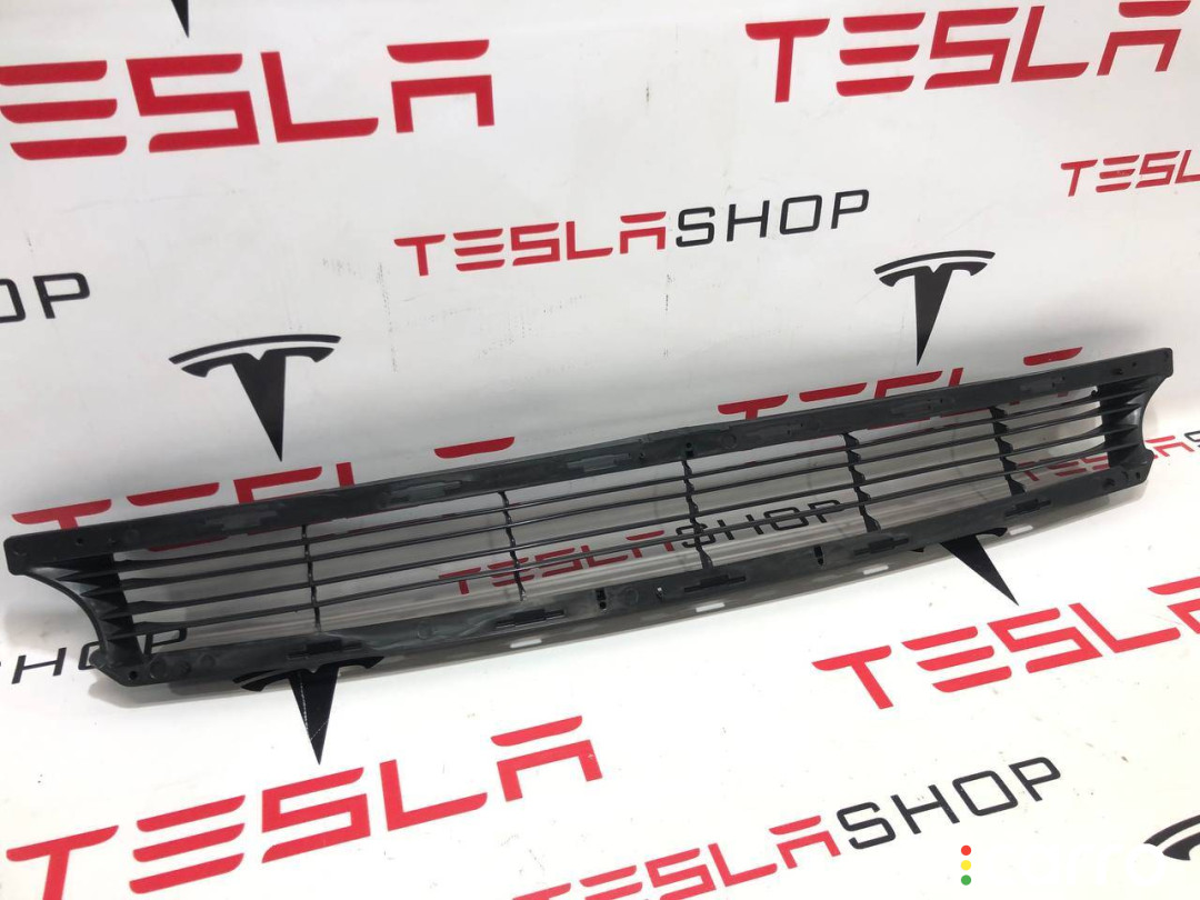 1047734-00-F Заглушка (решетка) в бампер нижняя Tesla Model X 2019г. - фото №2
