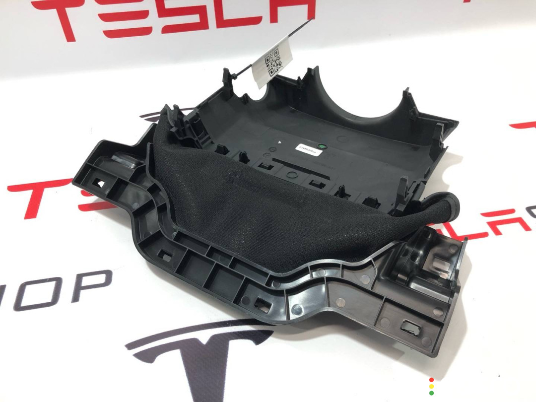 PT00013641, PT00013642, PT00061427 кожух рулевой колонки Rivian R1T 2022г. - фото №3