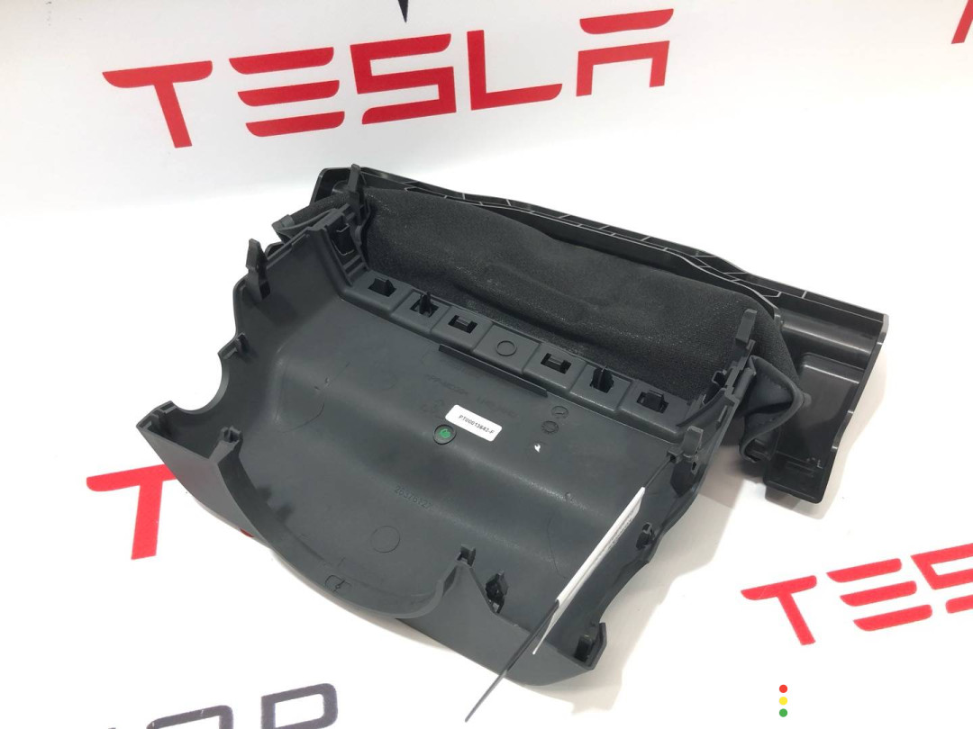 PT00013641, PT00013642, PT00061427 кожух рулевой колонки Rivian R1T 2022г. - фото №4