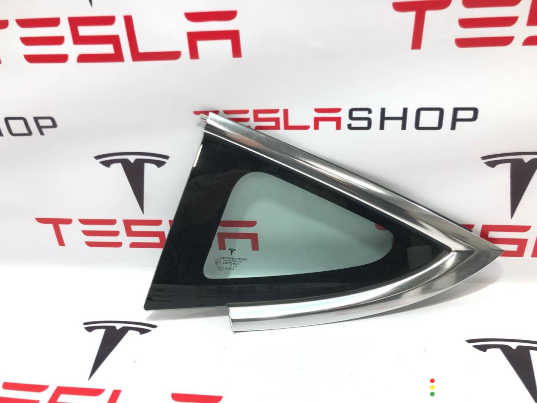 1098757-00-G, 1514978-00-B Форточка в заднее крыло Tesla Model 3 2019г. - фото №1