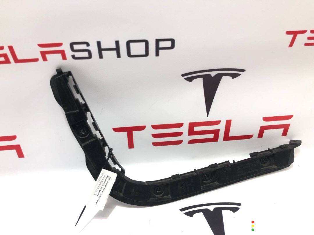 1083989-00-E, 1083991-00-E крепление бампера заднего правый Tesla Model 3 2019г. - фото №1
