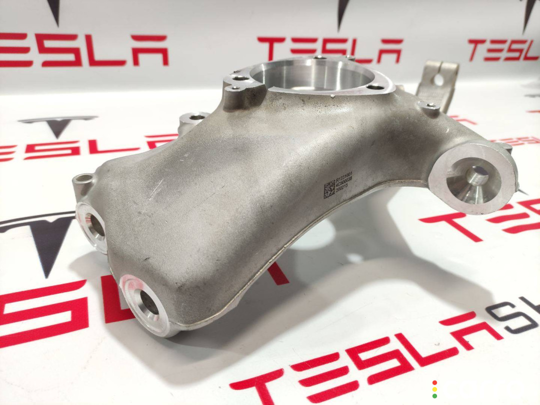 1044316-00-E Кулак поворотный правый Tesla Model 3 2019г. - фото №4