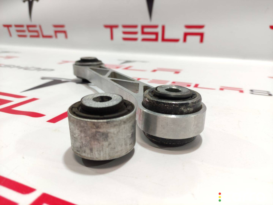 1021420-00-B Рычаг задний Tesla Model X 2019г. - фото №4