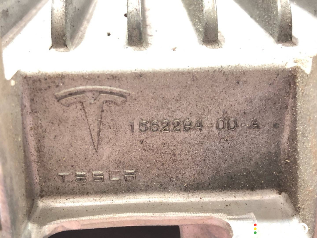 1562294-00-A, 1588948-00-A, 1585663-00-C блок управления BCM (бортовой сети) Tesla Model S 2-й рест 2021г. - фото №5