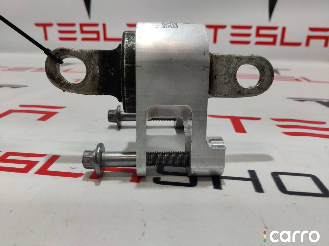 1134682-00-C, 1134684-50-C кронштейн двигателя передний Tesla Model S 2-й рест 2021г. - фото №3