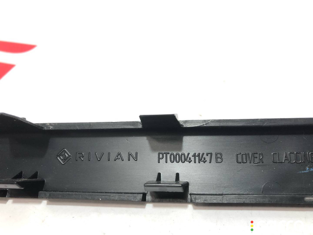 PT00041147B Накладка двери внутренняя задняя левая Rivian R1T 2022г. - фото №3