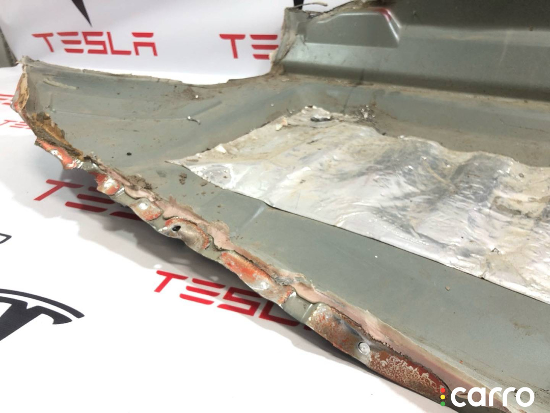 1021720-S0-A задняя часть кузова Tesla Model S - фото №5
