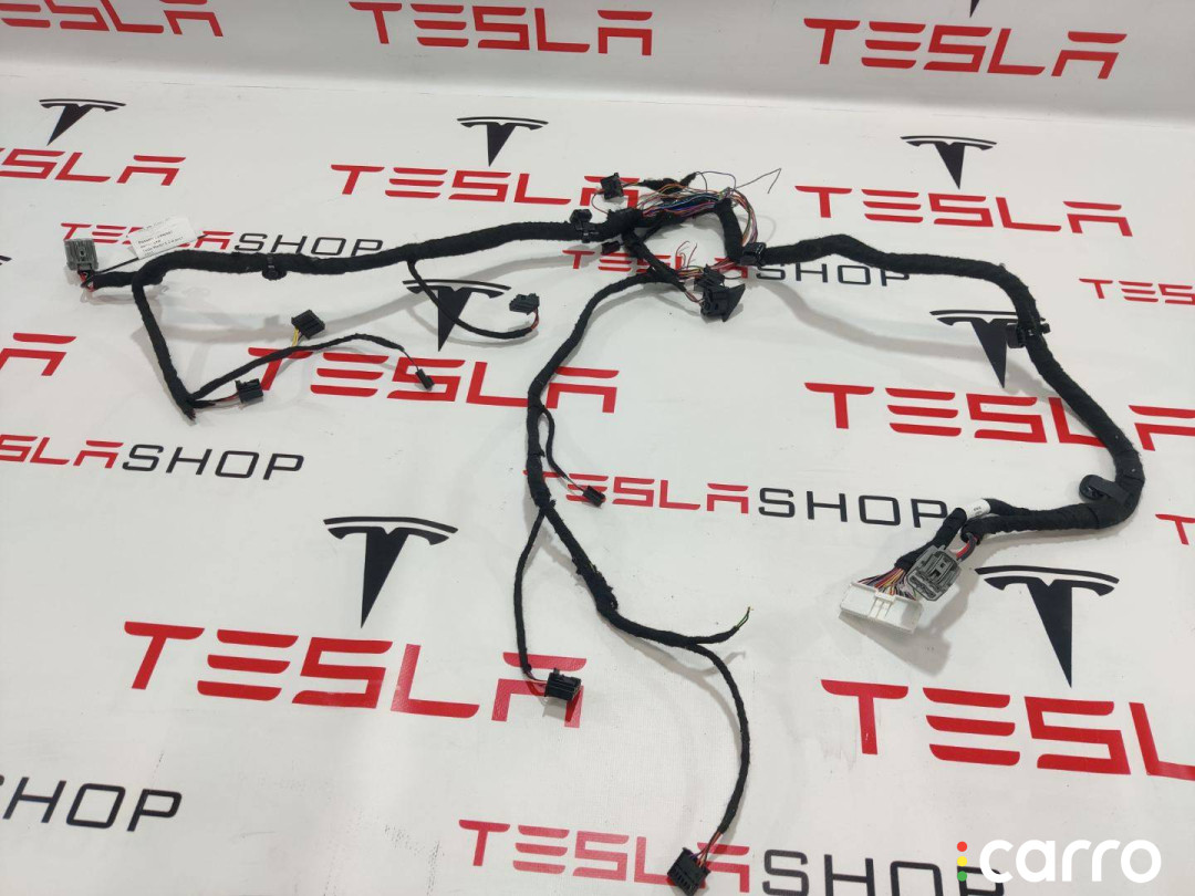 168888899C, 1688905-00-A разъем (фишка) проводки Tesla Model S 2-й рест 2021г. - фото №1