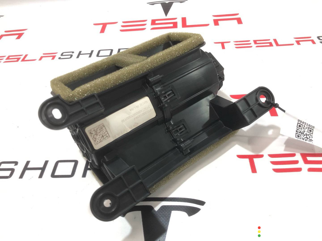 PT00011944-D, PT00001839 воздуховод Rivian R1T 2022г. - фото №3