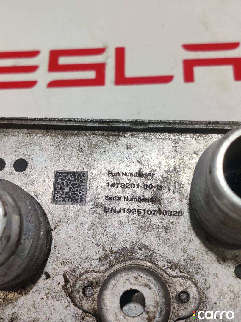 1478201-00-B, 1478000-01-C теплообменник масляного фильтра Tesla Model X 2019г. - фото №2