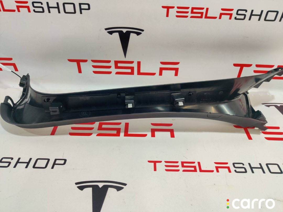 1037904-00-E, 1053219-00-B Накладка крышки багажника Tesla Model X 2019г. - фото №3