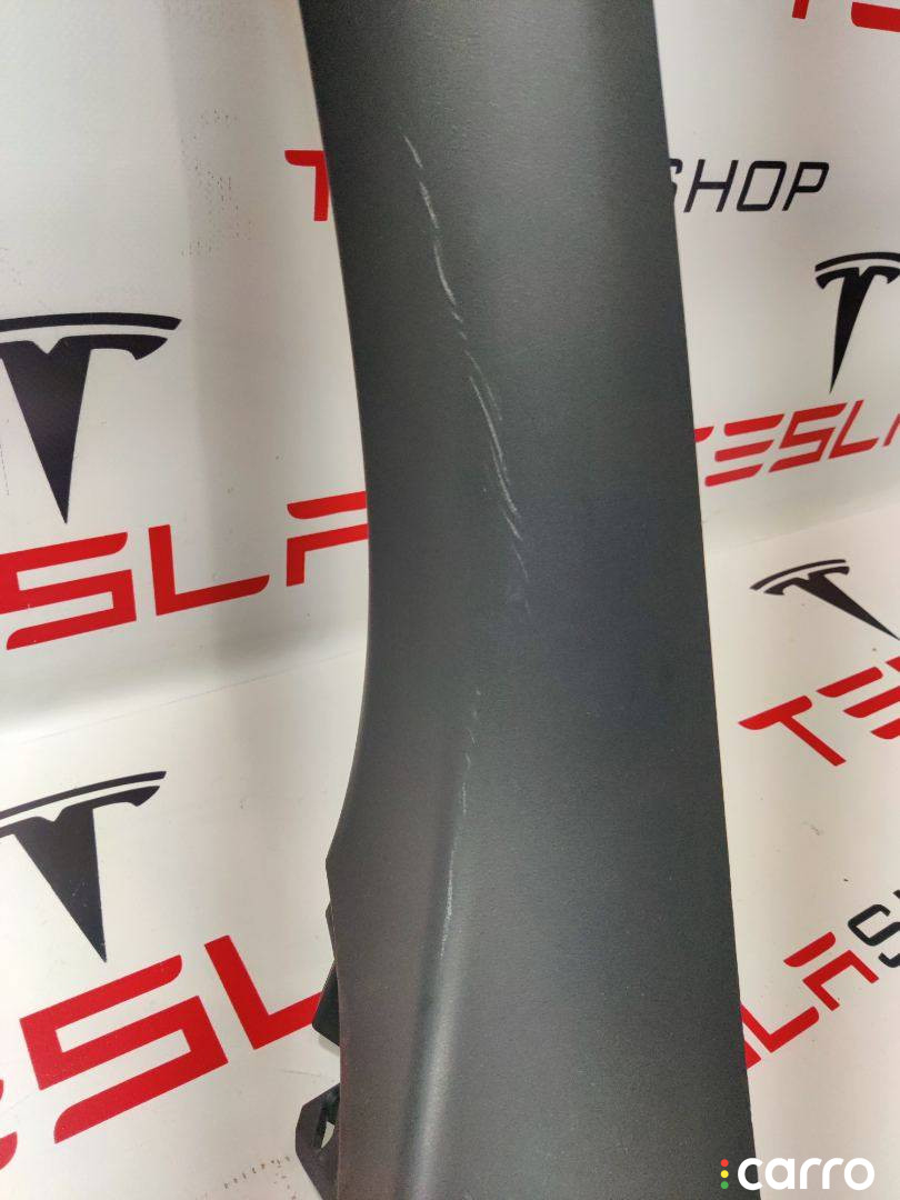 1037902-00-E, 1037903-00-E, 1037903-50-E Накладка крышки багажника Tesla Model X 2019г. - фото №2