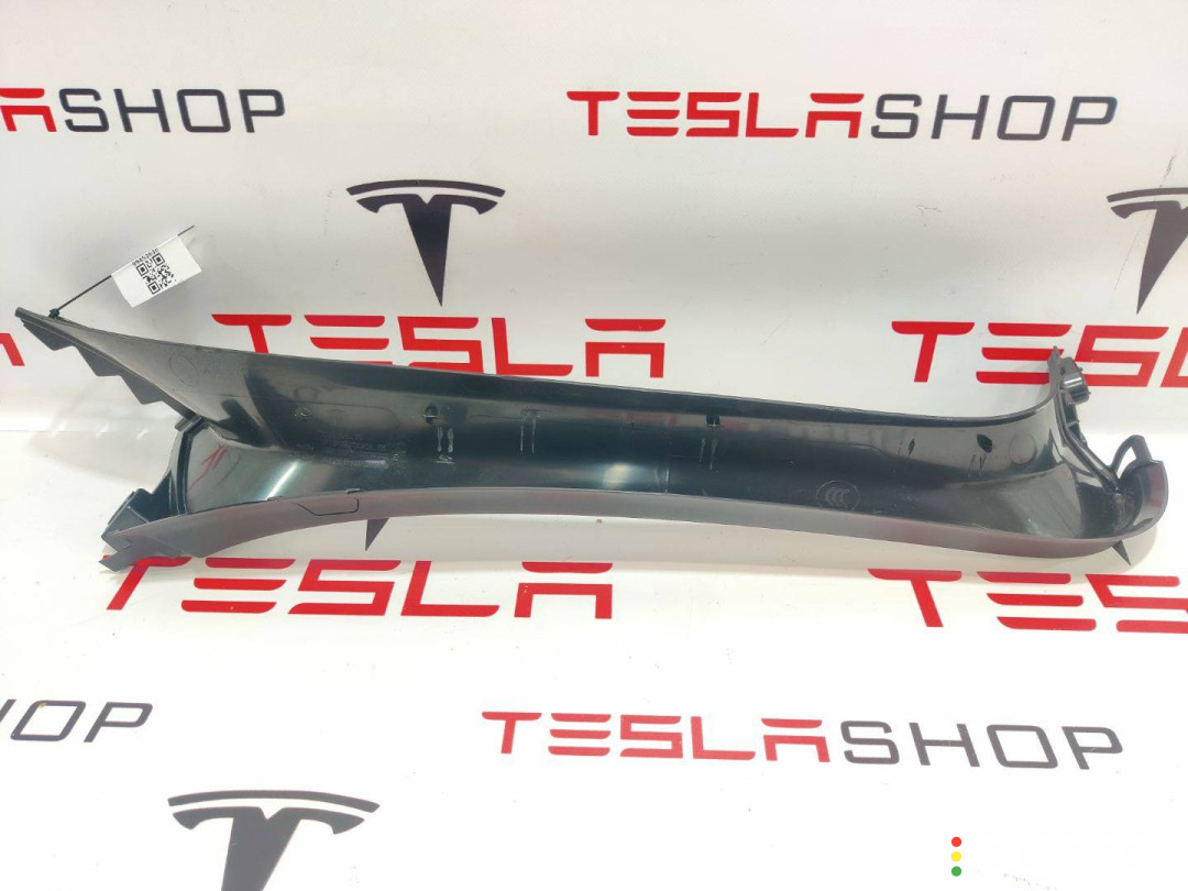 1037902-00-E, 1037903-00-E, 1037903-50-E Накладка крышки багажника Tesla Model X 2019г. - фото №3