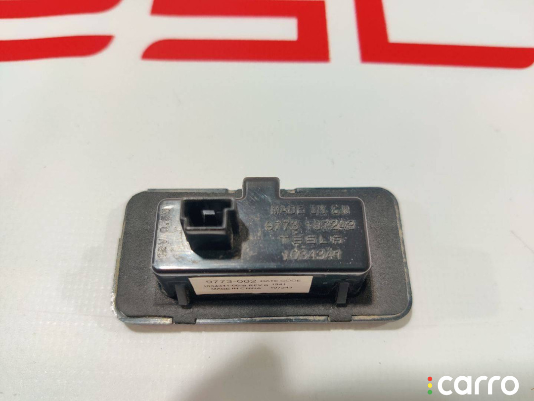 A2038200256, 1034341-00-B Подсветка номера Tesla Model X 2019г. - фото №2
