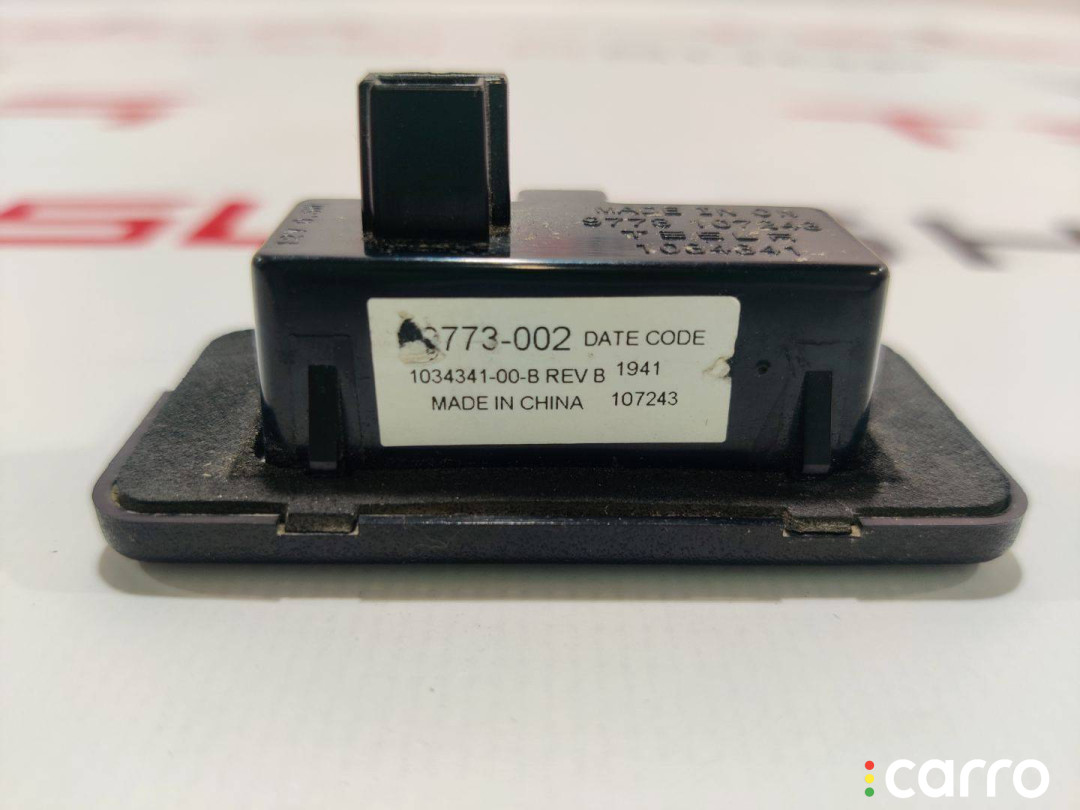 A2038200256, 1034341-00-B Подсветка номера Tesla Model X 2019г. - фото №2