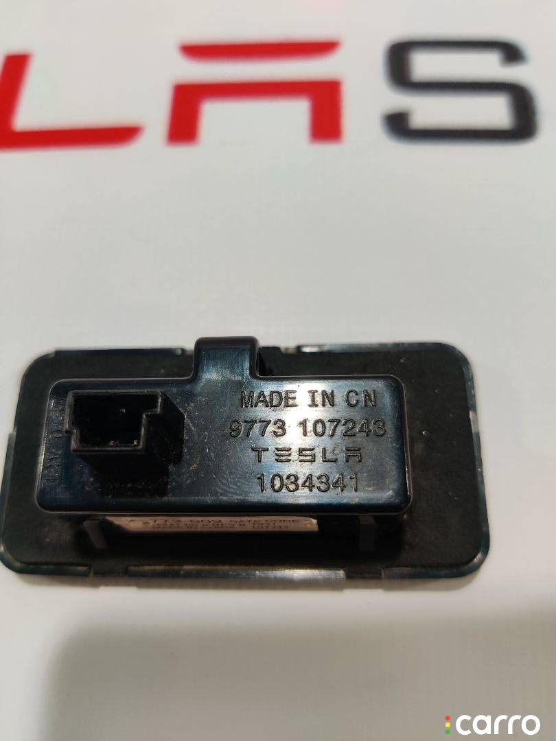 A2038200256, 1034341-00-B Подсветка номера Tesla Model X 2019г. - фото №3