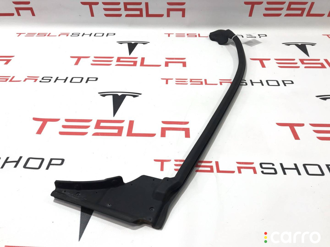 100542000D Уплотнитель передней двери Tesla Model S 2015г. - фото №1