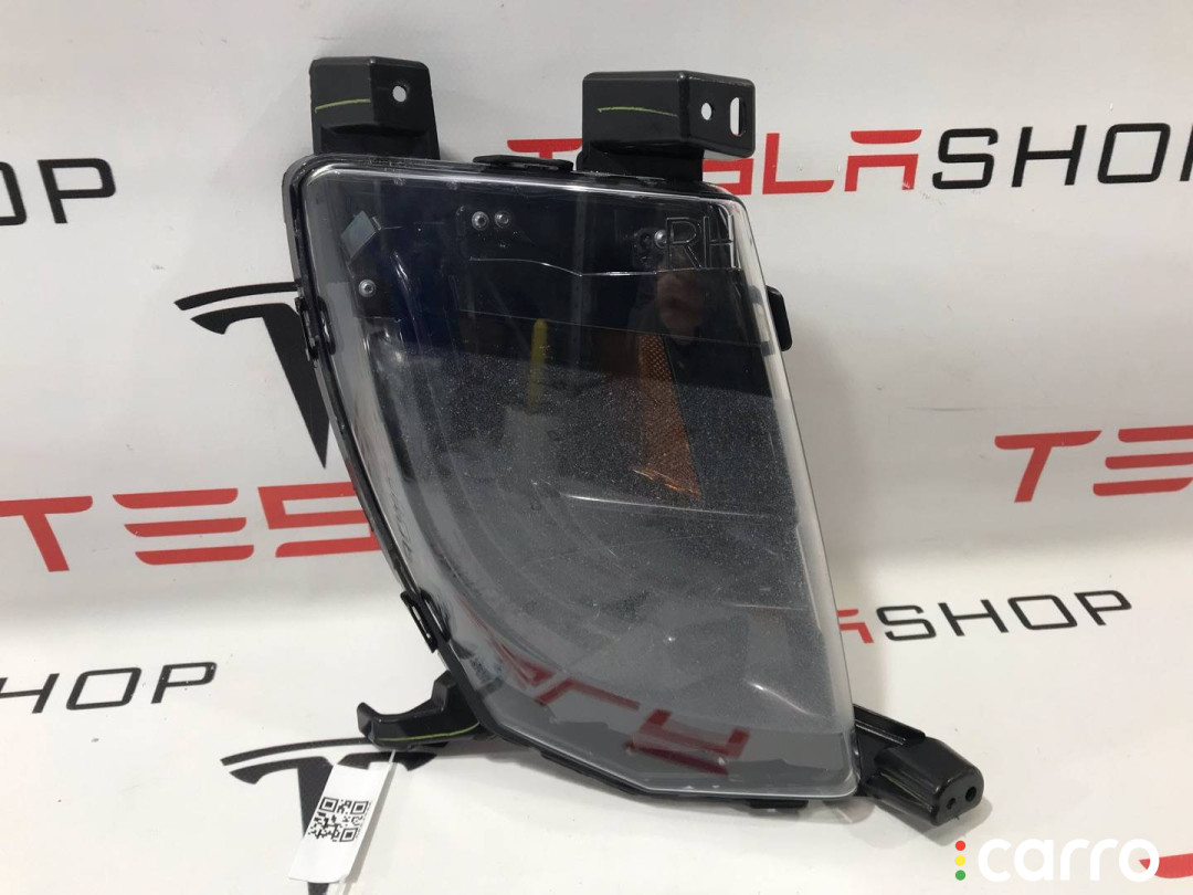 1005996-00-C, 1024017-00-C фара противотуманная правая Tesla Model S 2015г. - фото №1