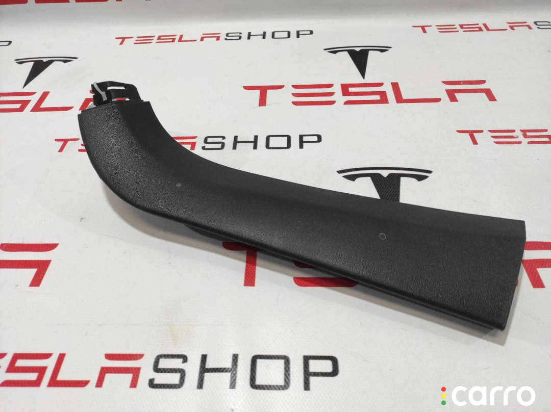 1009254-00-G, 1009235-00-I Накладка крышки багажника Tesla Model S 2015г. - фото №1