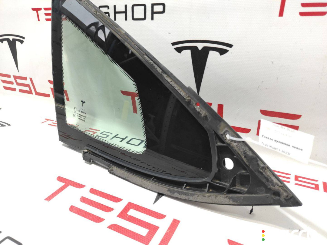 1051820-00-E стекло кузовное левое Tesla Model S 2015г. - фото №2