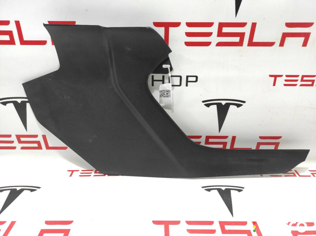 1008248-00-D Накладка центральной консоли Tesla Model S 2015г. - фото №1