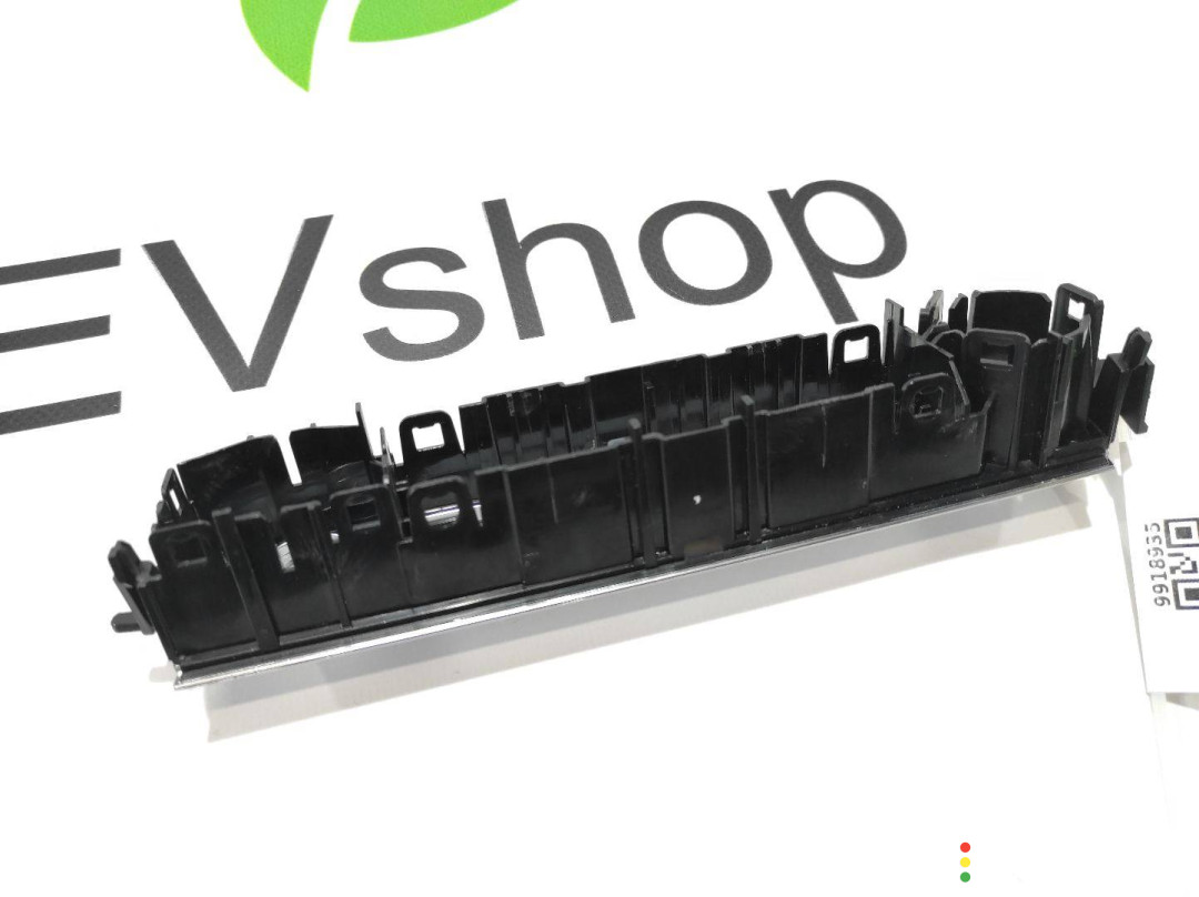 4N0959673, 4N0.905.217.B, 4KL.919.600, 4KR863263 декоративная накладка центральной консоли Audi e-tron 2019г. - фото №4