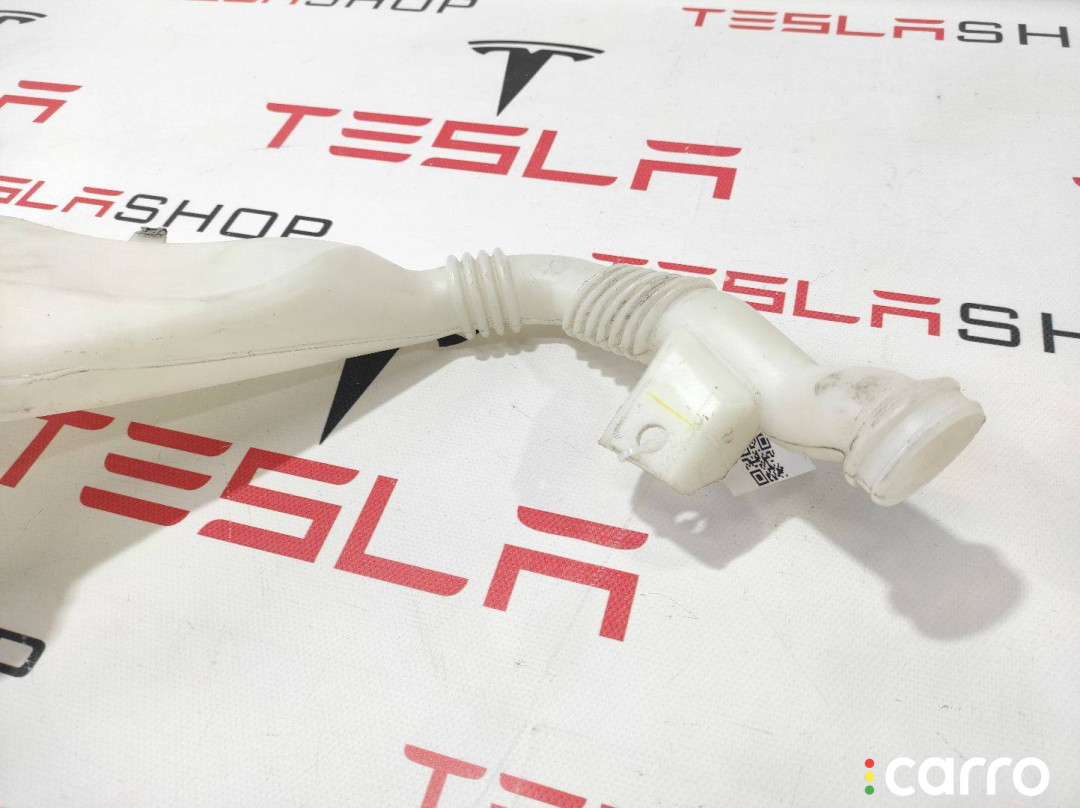 1005400-00-B бачок омывателя Tesla Model S 2015г. - фото №4