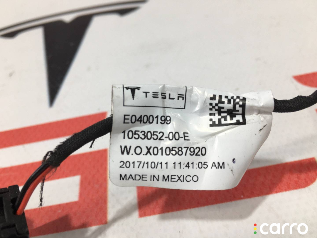 1053052-00-E Электропроводка двери Tesla Model X 2017г. - фото №3