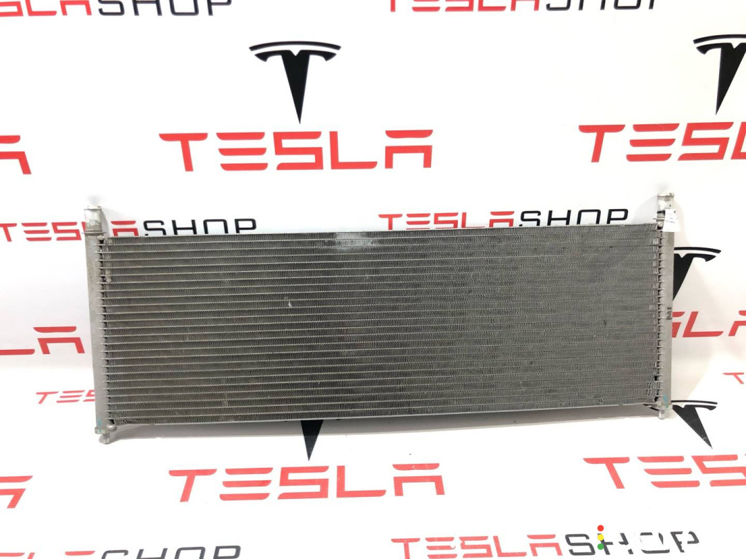 1048498-00-C радиатор основной Tesla Model X 2017г. - фото №1