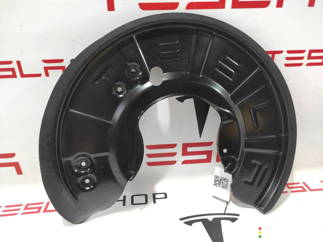 1027661-01-B Кожух тормозного диска Tesla Model X 2017г. - фото №2
