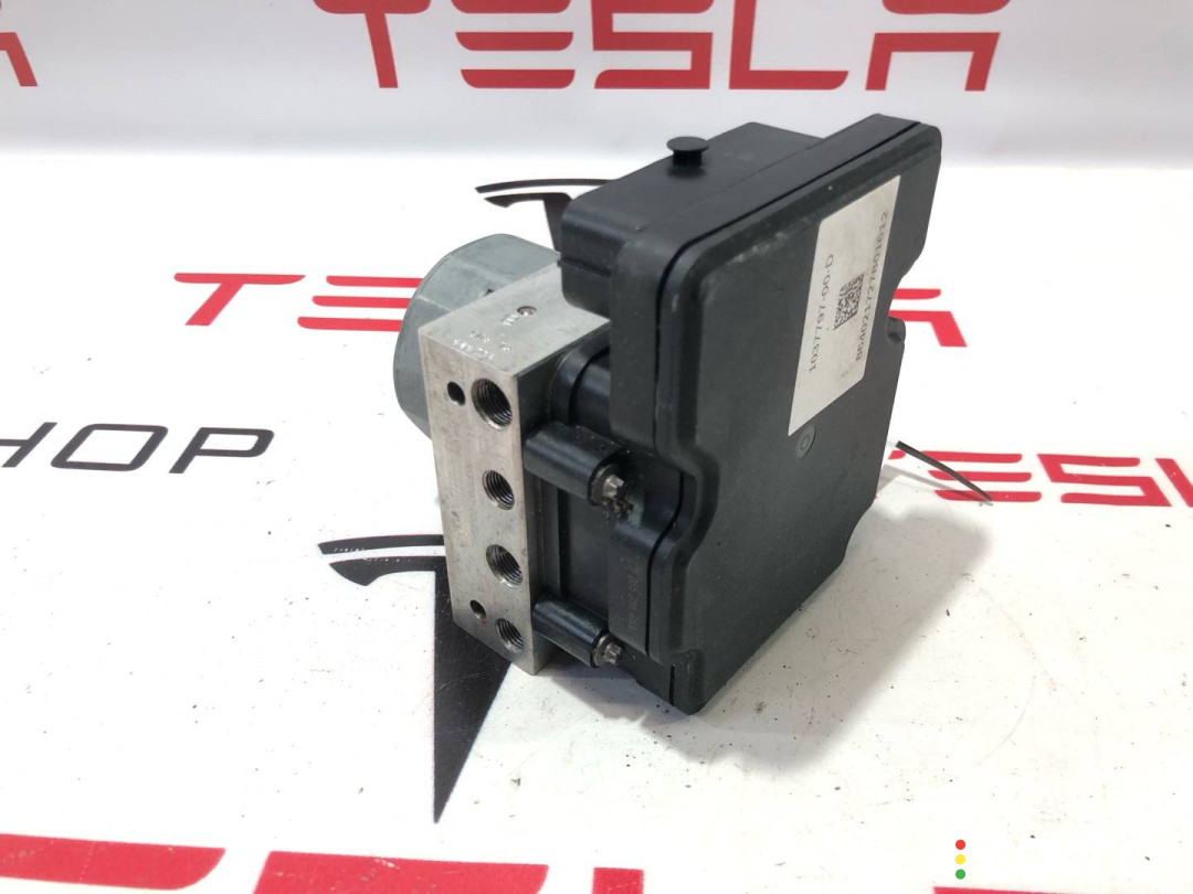 1037797-00-D, 1038119-00-D Блок ABS Tesla Model X 2017г. - фото №1